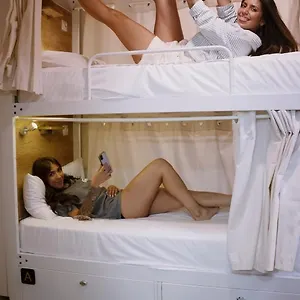 2* Hostel 4u